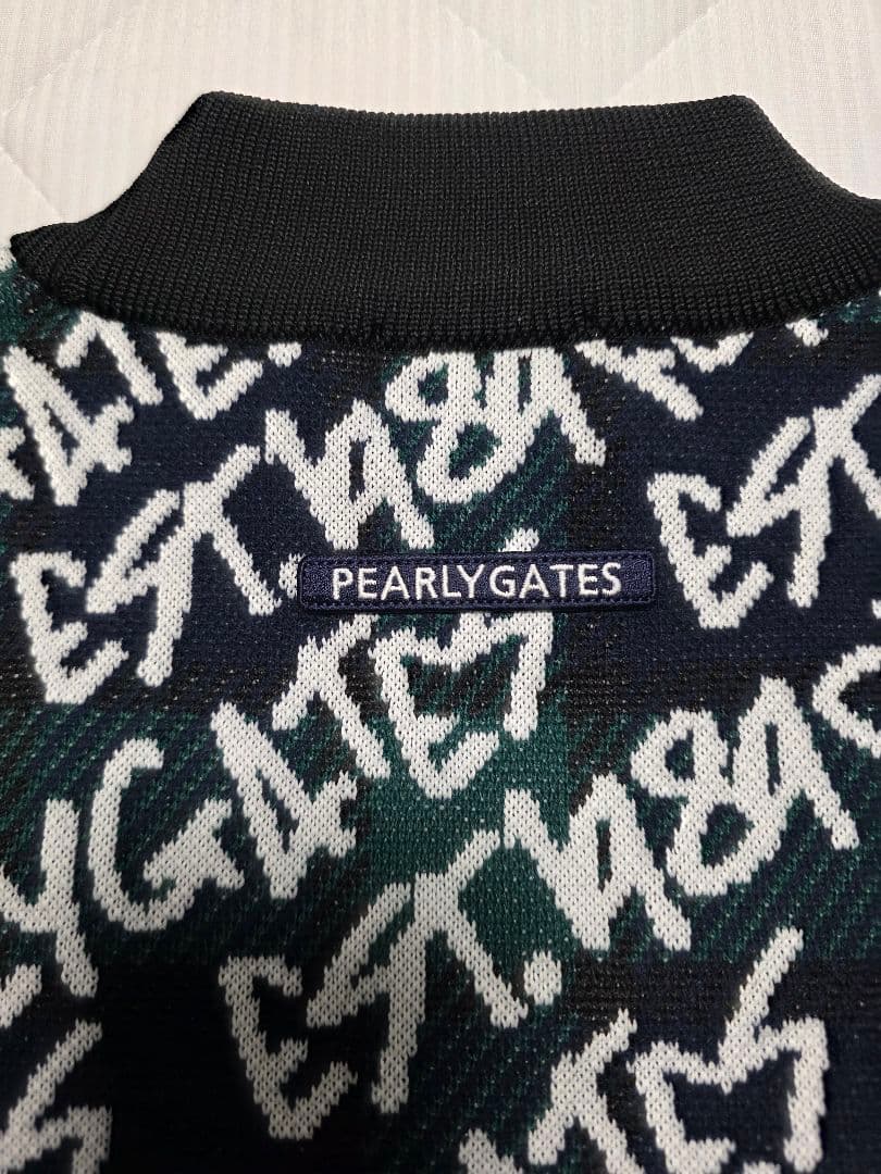 お値下げしました!新品同様PEARLY GATES 落書きシリーズセーター５