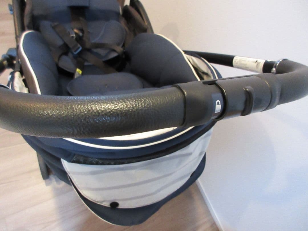 【中古良品】アップリカ A型ベビーカー ラクーナ クッション AD ネイビー