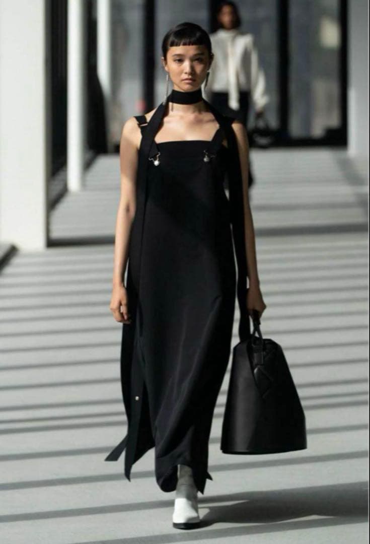 美品【THE RERACS】ジャンパースカートサロペットワンピース　ブラック