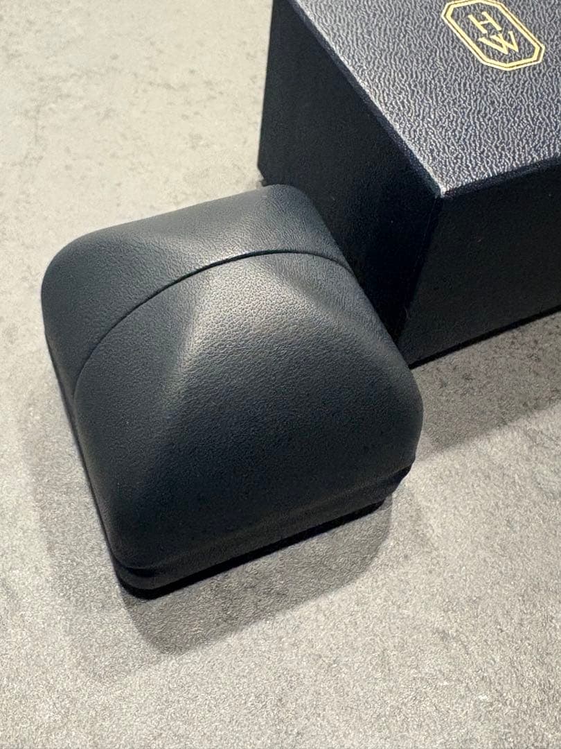 HARRY WINSTON ペアリング　空箱　レザーケースと付属品