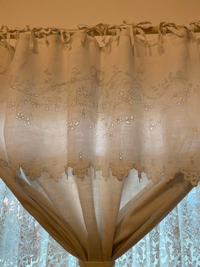 フランスアンティーク　パニエスカラップレース　リネンカーテン　オフホワイト