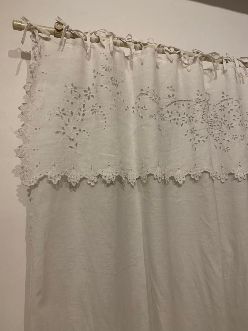 フランスアンティーク　パニエスカラップレース　リネンカーテン　オフホワイト