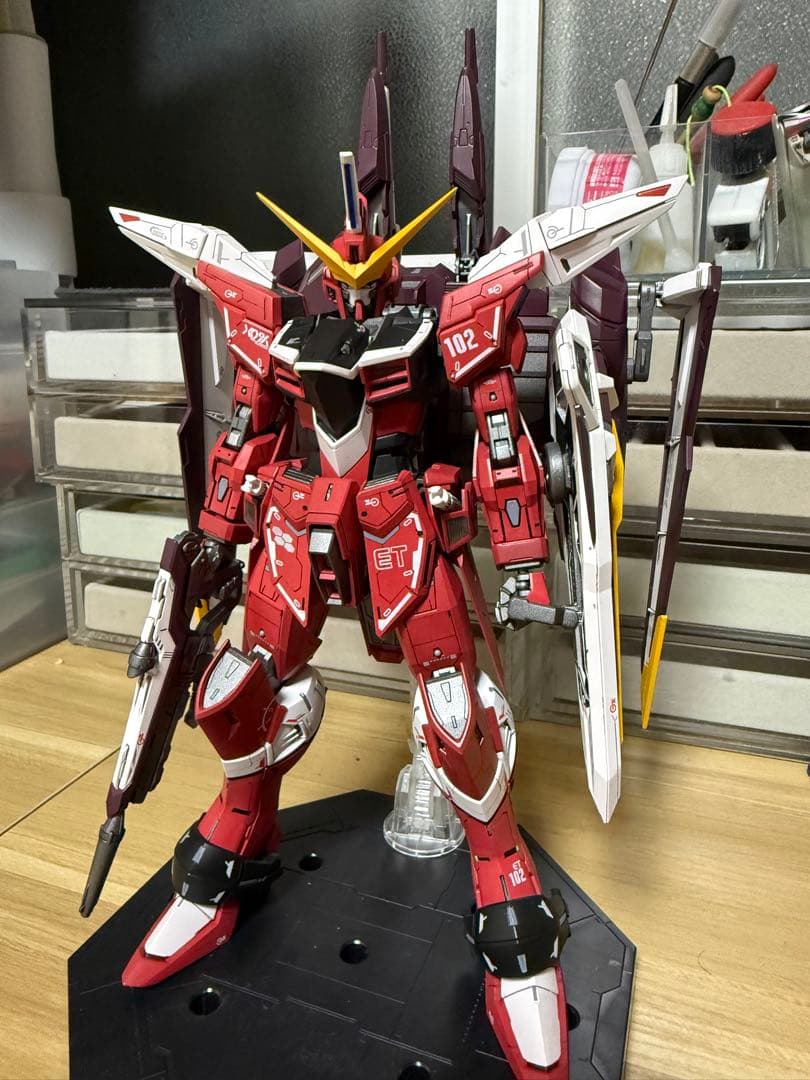 MGジャスティスガンダム　ガンプラ　完成品