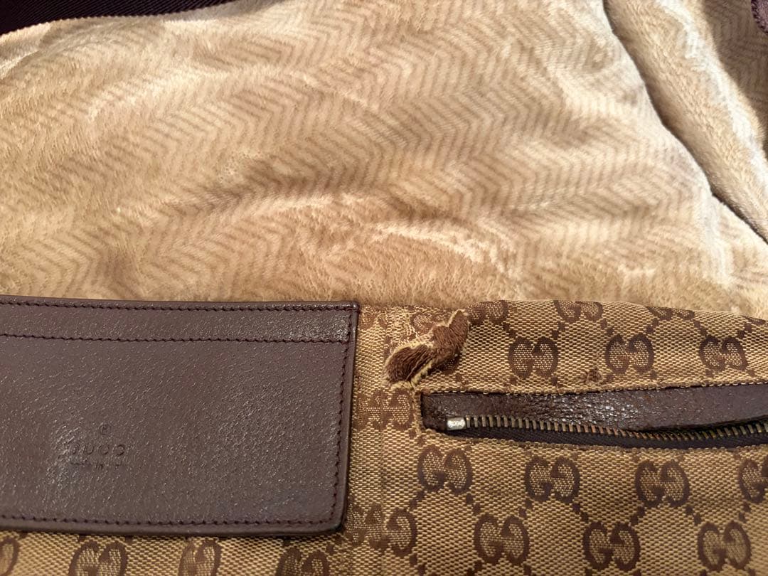 人気モデル　GUCCI グッチ GG柄　ボディバック