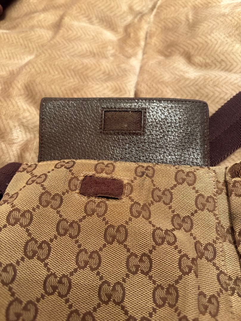 人気モデル　GUCCI グッチ GG柄　ボディバック