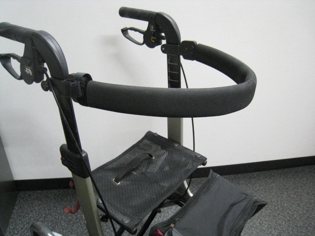 介護用品 歩行車 リトルターン ハイタイプ アロン化成 安寿 リハビリ ③