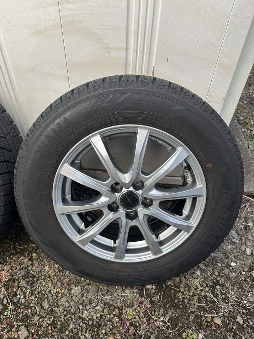 ヨコハマ スタッドレスタイヤ 15インチ 4本セット　195/65R15