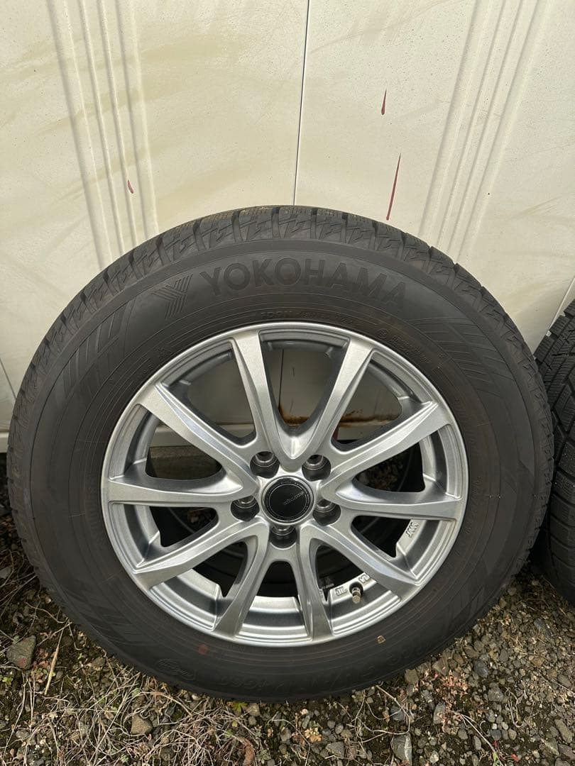 ヨコハマ スタッドレスタイヤ 15インチ 4本セット　195/65R15
