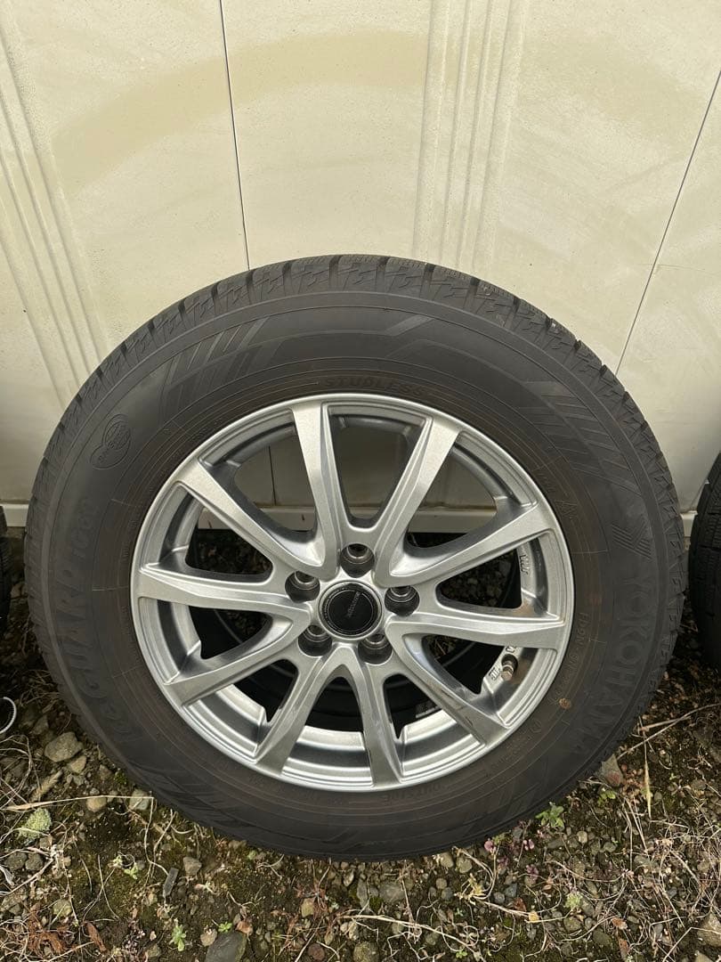 ヨコハマ スタッドレスタイヤ 15インチ 4本セット　195/65R15