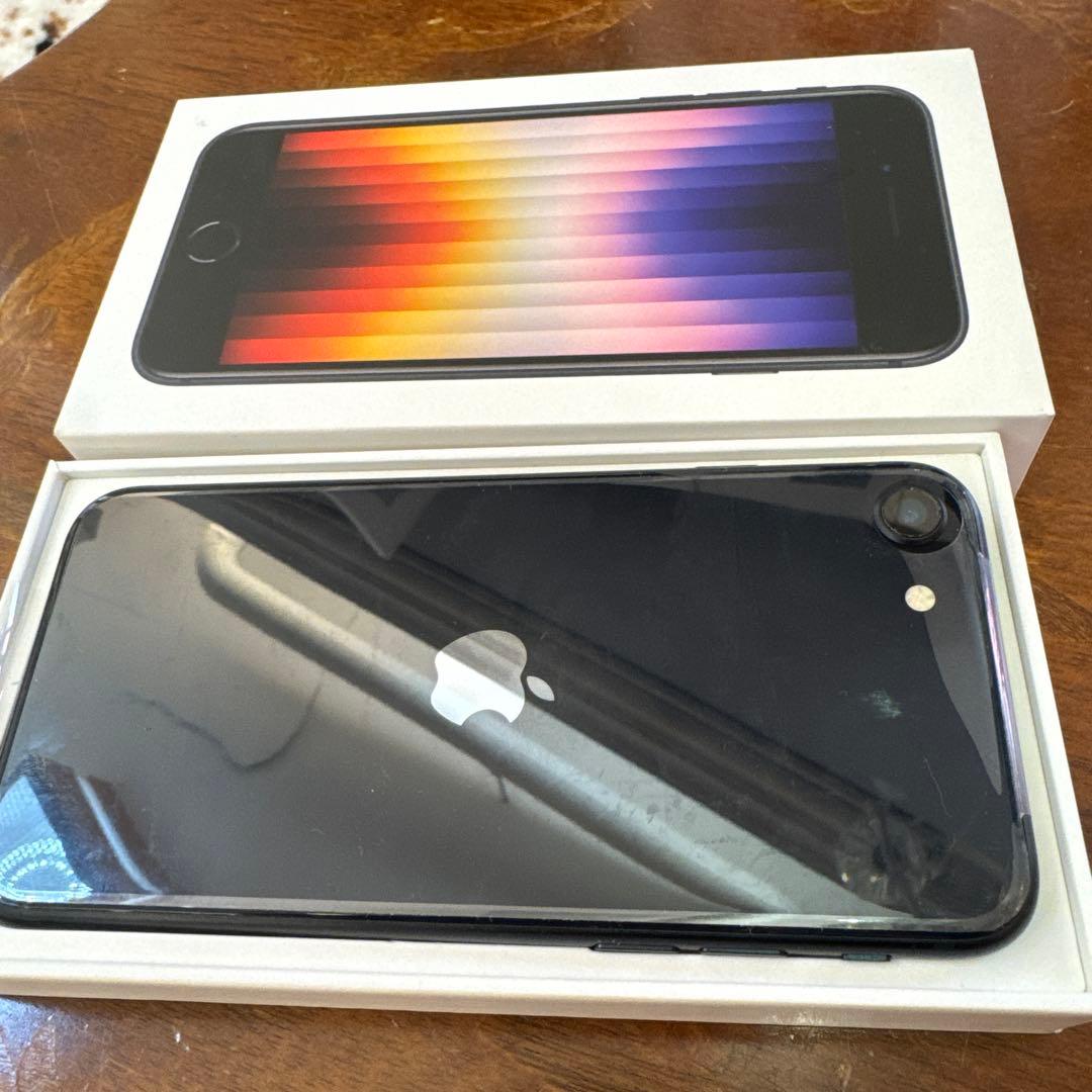 Apple iPhone SE (第3世代) 64GB