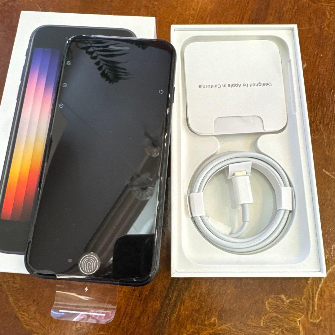 Apple iPhone SE (第3世代) 64GB