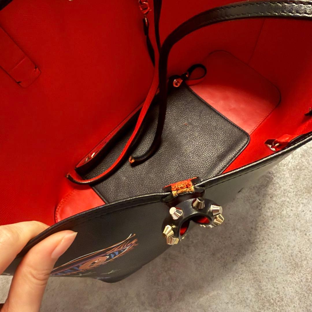Christian Louboutinトートバッグ アートプリント　持ち手ちぎれ