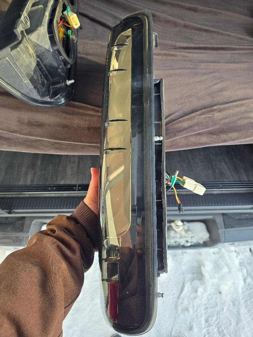 と*な様 ハイエース　テールランプ　ヴァレンティ