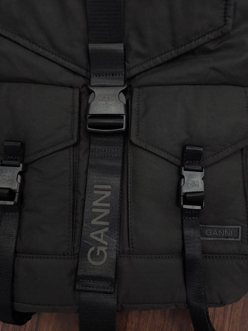 GANNI ブラック バックパック