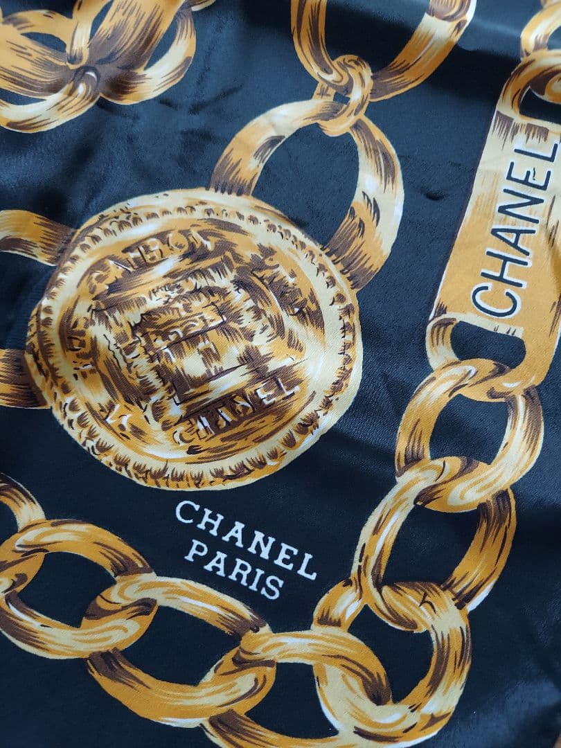 CHANEL シルクスカーフ ブラック ゴールド