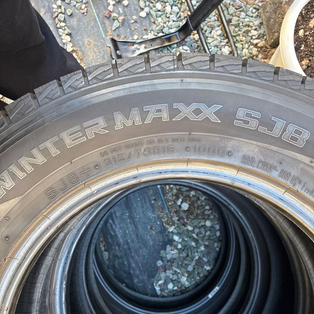スタッドレスタイヤ 215/70R16 WINTERMAXX SJ8