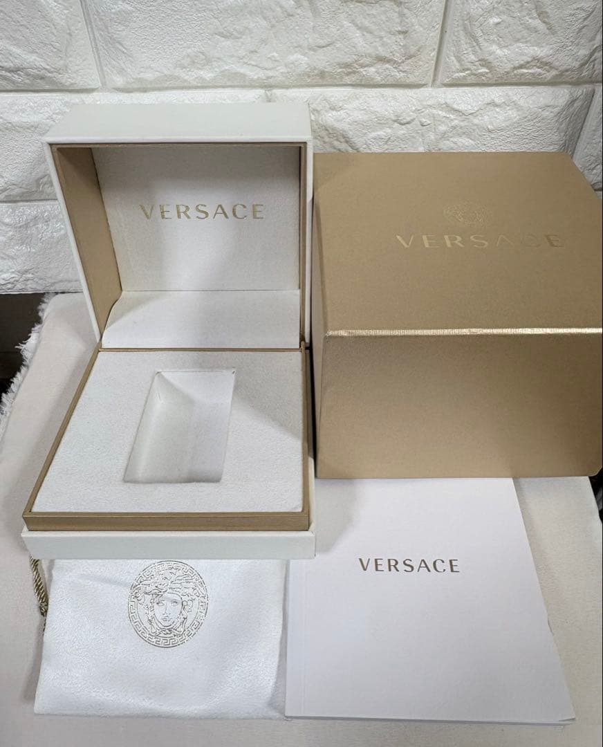 ヴェルサーチ VERRACE versace VELQ00119 腕時計　美品