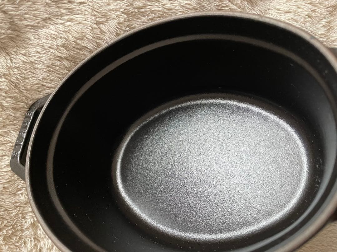 美品　staub ストウブ　オーバル　17cm 黒