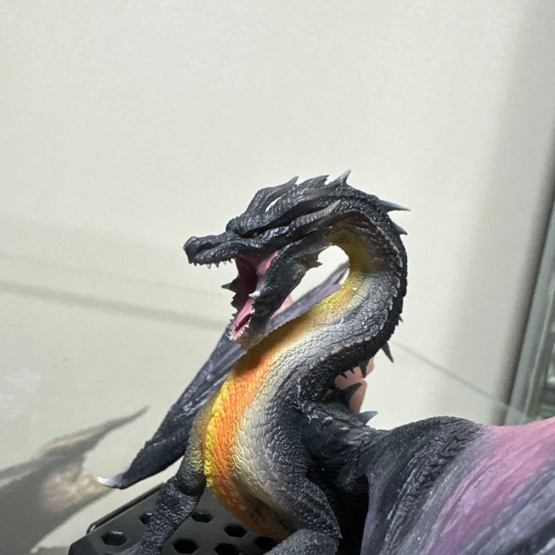 モンスターハンター　ミラボレアス　フィギュア