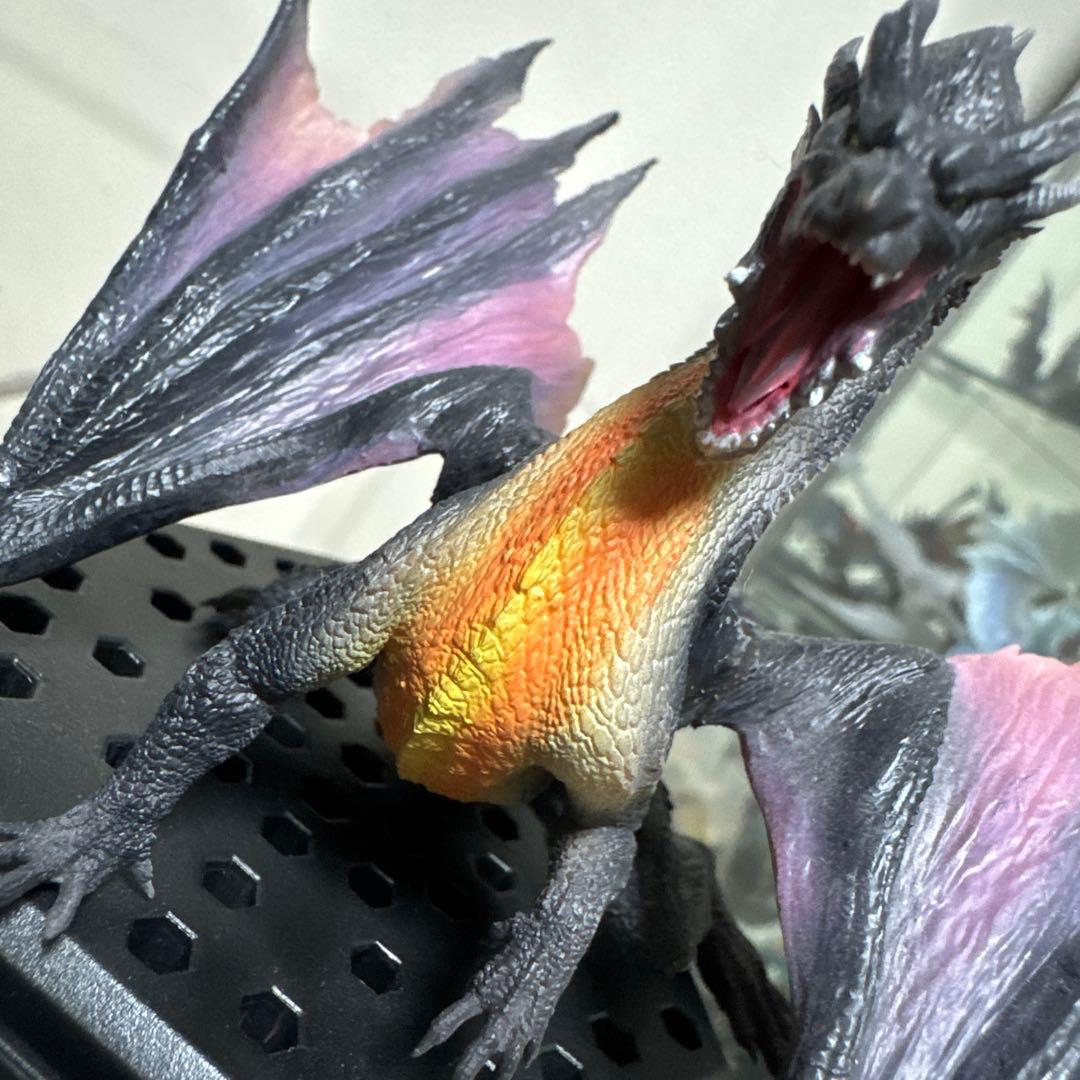 モンスターハンター　ミラボレアス　フィギュア