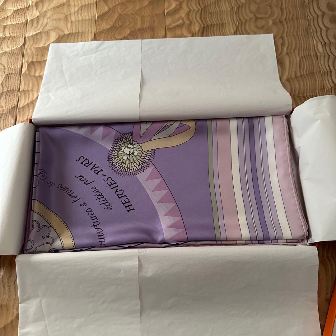 新品　HERMES シルク　スカーフ 馬　ラベンダー　カレ140 大判　稀少