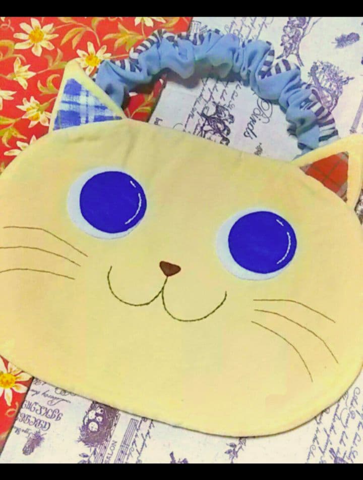特価☆パッチリお目めの猫ちゃんスタイ☺️よだれ掛け☺️オークル