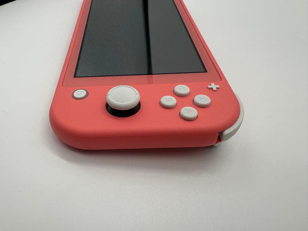 Nintendo Switch Lite コーラル　極美品　専用ケース付き