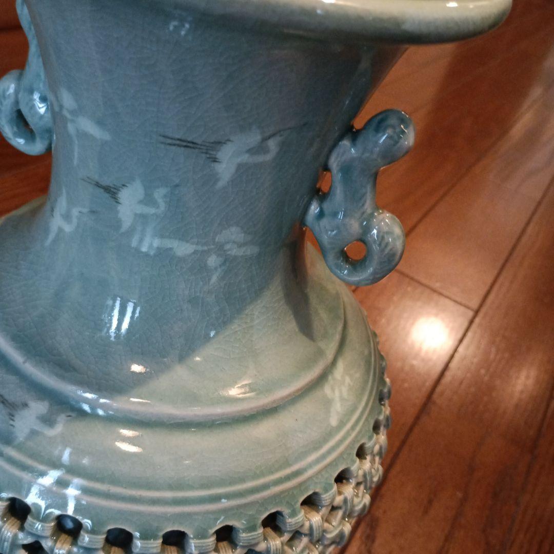 青磁芸元の編み目模様陶器花瓶