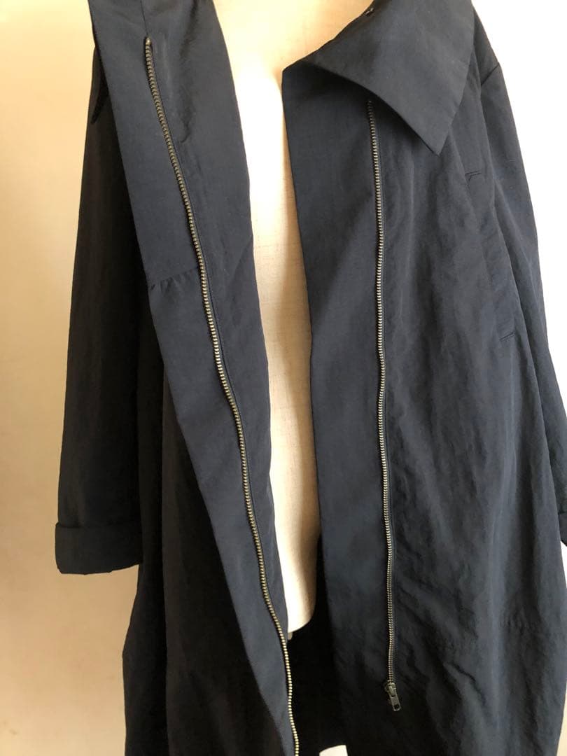 美品　m-mefu 芽風　ビッグカラーナイロンコクーンコート　ブラック　40