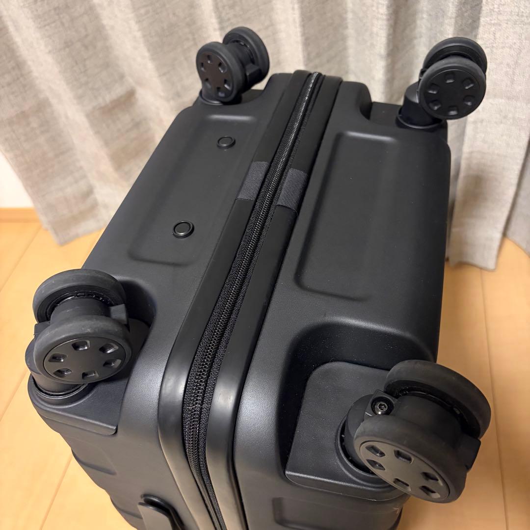 未使用に近い　無印　キャリー　ブラック　36L