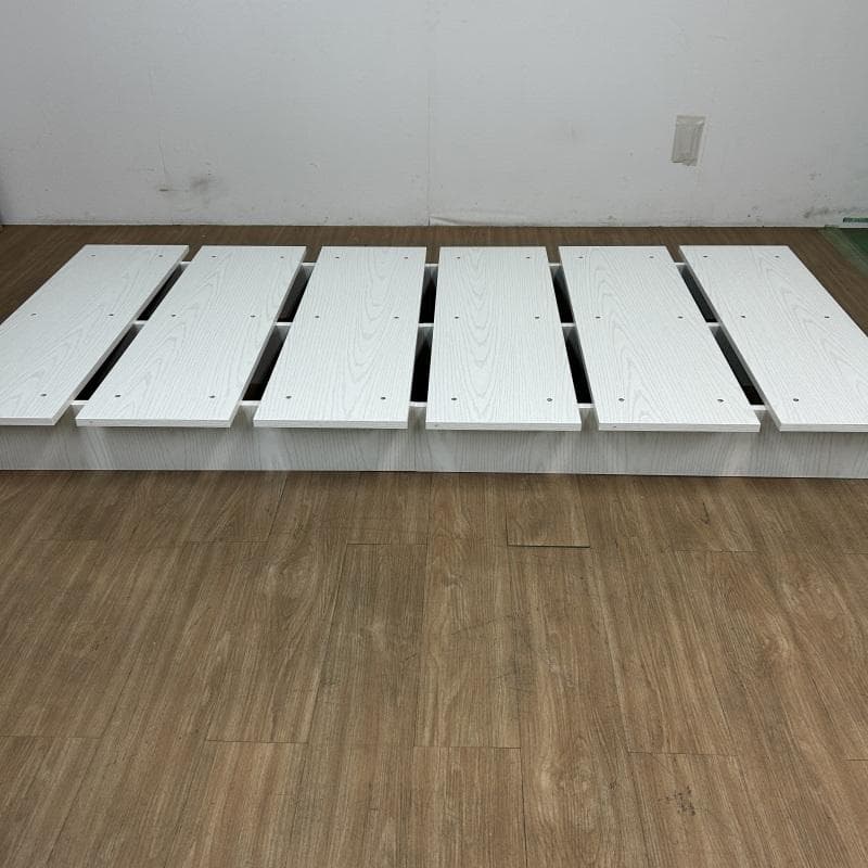 №6039【新品】重厚感たっぷりの木製シングルベッドフレーム【OUTLET】