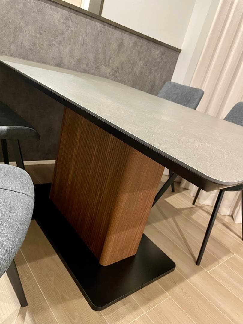 【新品】ダイニングテーブル 高級セラミック天板 モダン×シンプル／耐熱◎