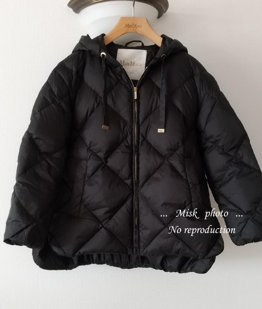 Max Mara THE CUBE '23モデルフーディダウンジャケット 黒