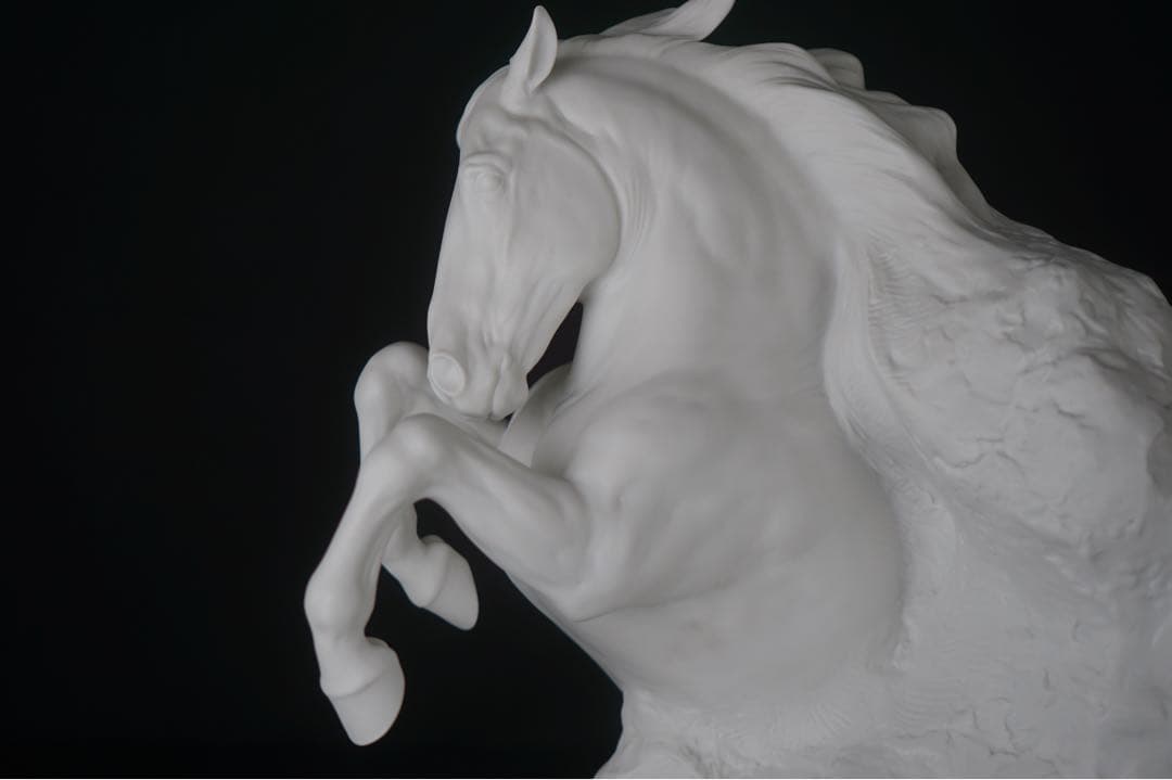 リヤドロ 8762 独立自尊 フィギュリン UNBREAKABLE SPIRIT