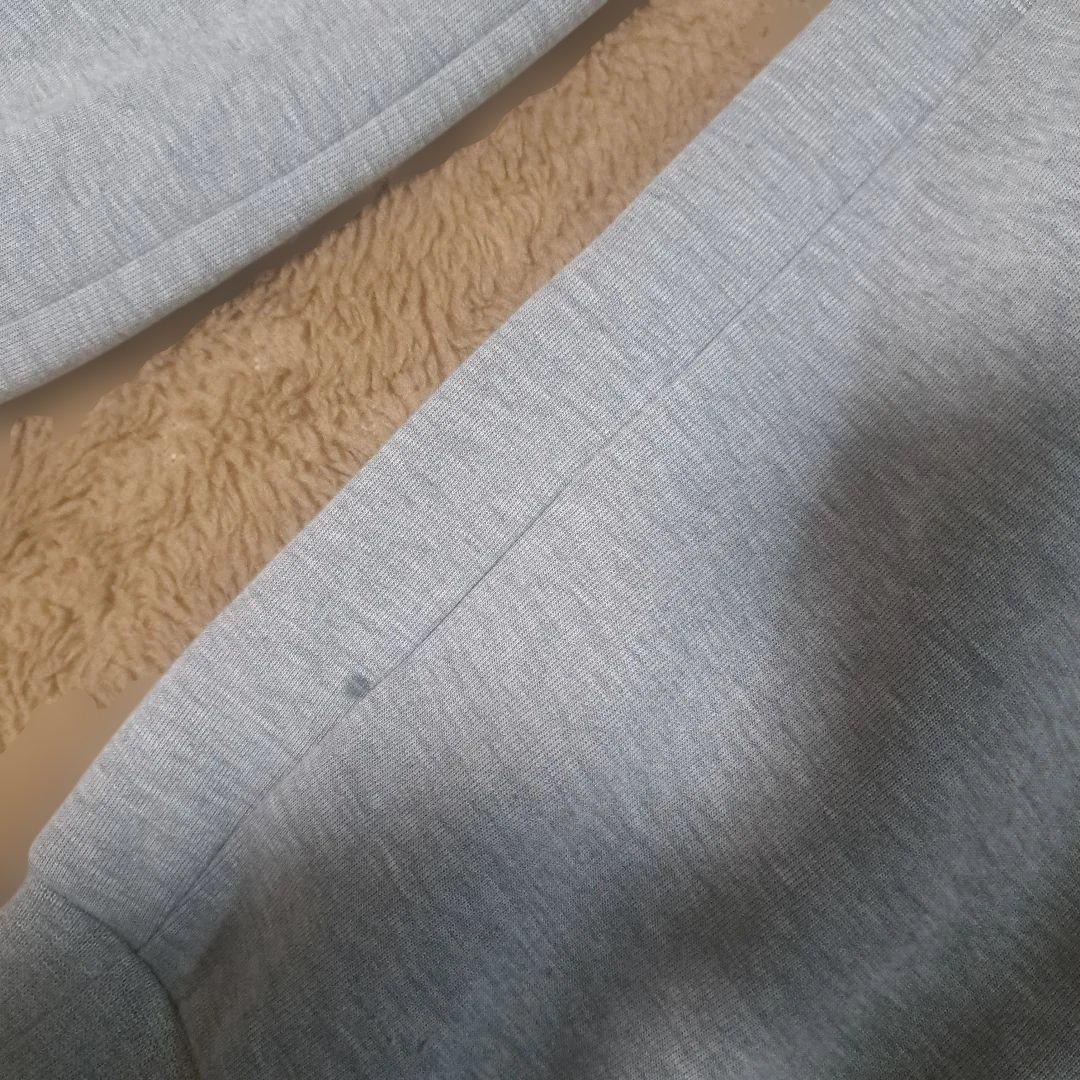 NIKE　テックフリースグレー