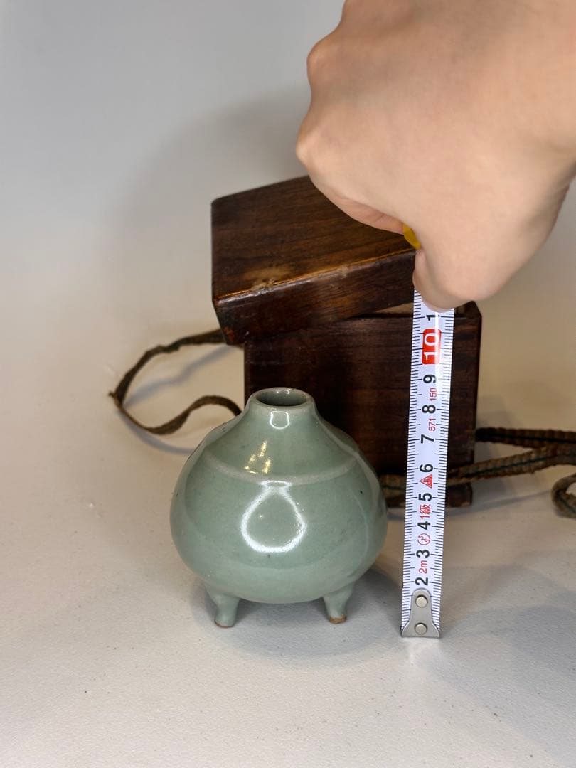 明代 龍泉窯 青磁 三足小瓶 香炉形 茶道具 骨董 共箱付