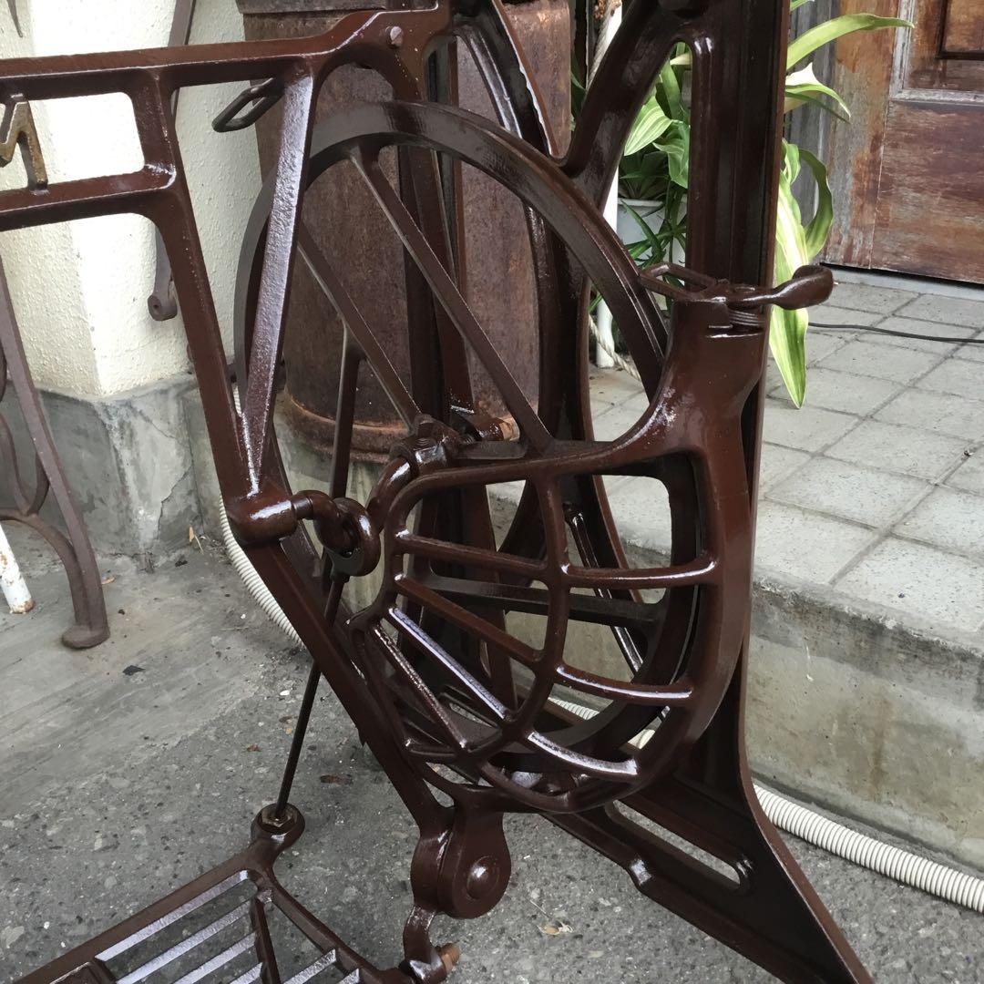 RHYTHMヴィンテージ テーブル脚アイアン　テーブルに！