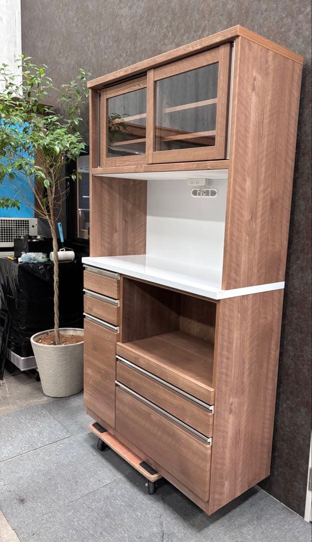 木目調 食器棚 ガラス扉 キッチンボード　美品