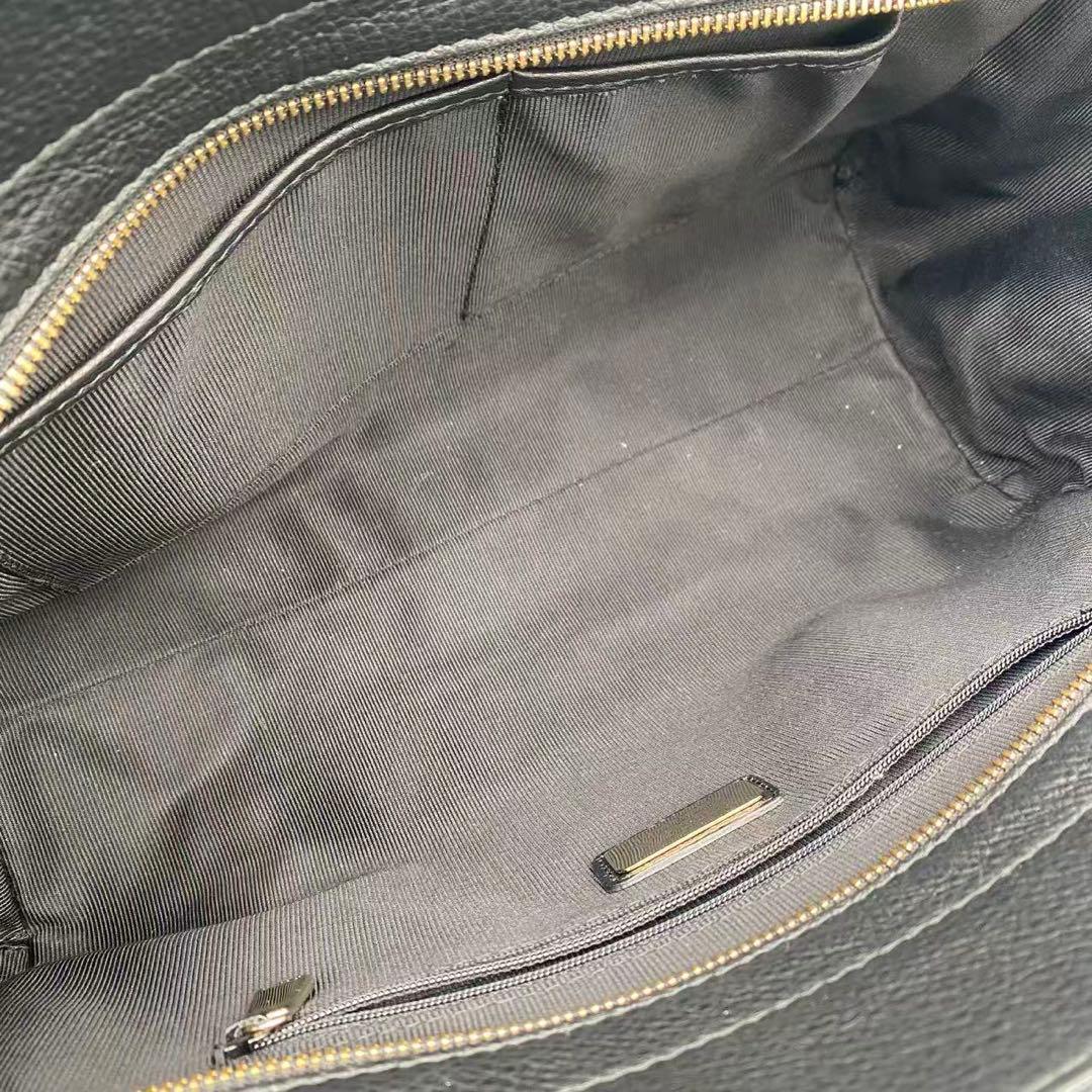 未使用級　フルラ　カレッジ　トートバッグ　A4収納　ブラック　ユニセックス