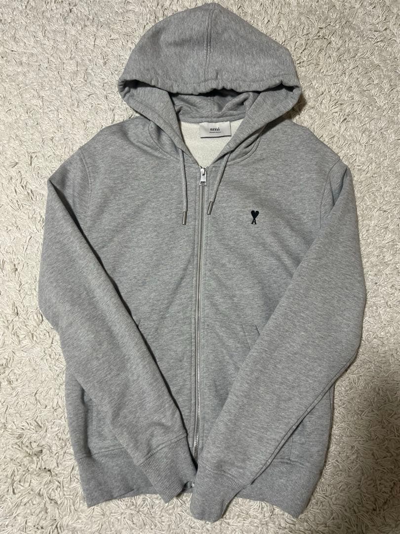 AMI PARIS (アミパリス) ワンポイントロゴフルジップ パーカー グレー
