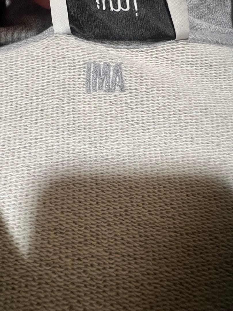 AMI PARIS (アミパリス) ワンポイントロゴフルジップ パーカー グレー