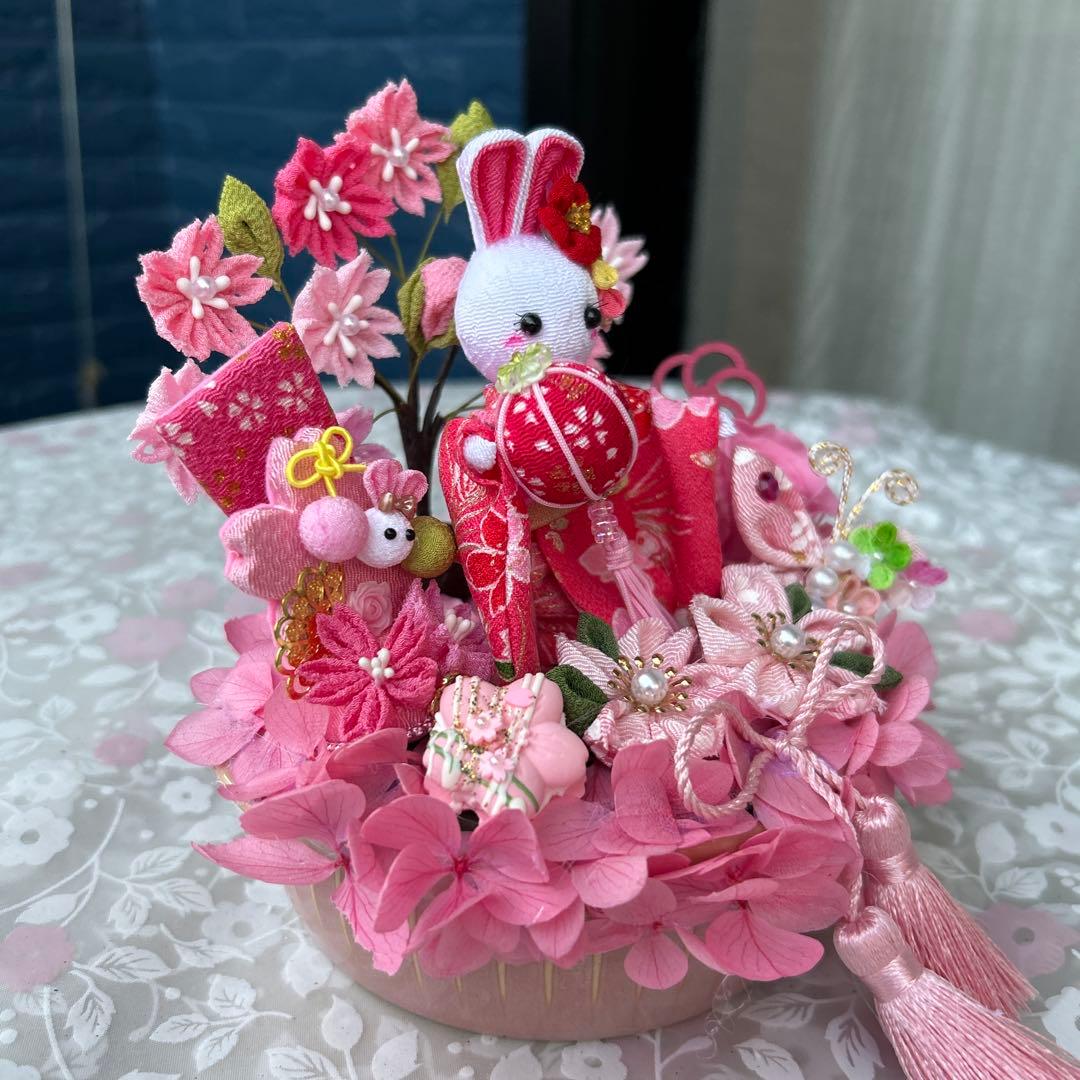 ハンドメイド❣️春いっぱいのアレンジ❣️さくら、お団子、蝶々、つめ細工❁⃘*.゜