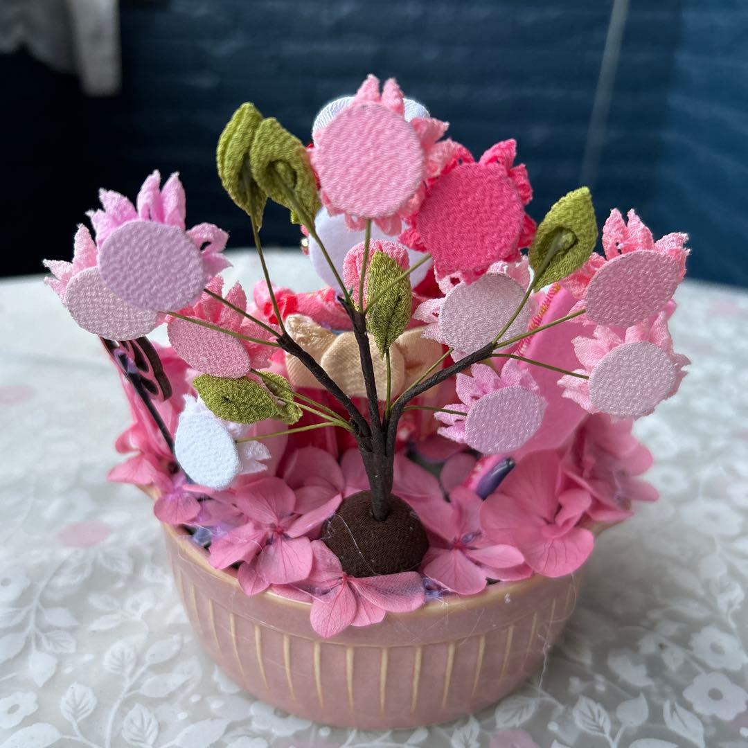 ハンドメイド❣️春いっぱいのアレンジ❣️さくら、お団子、蝶々、つめ細工❁⃘*.゜