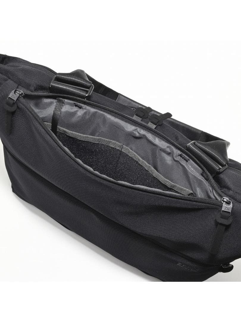 ZERO HALLIBURTON ZNCトートバッグ