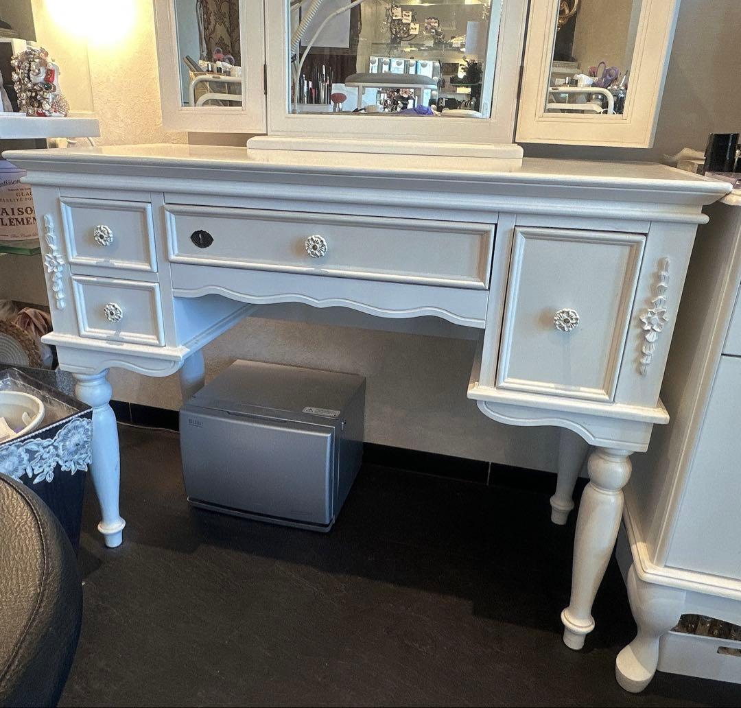 ホワイトクラシックドレッサー三面鏡付き、スツール付