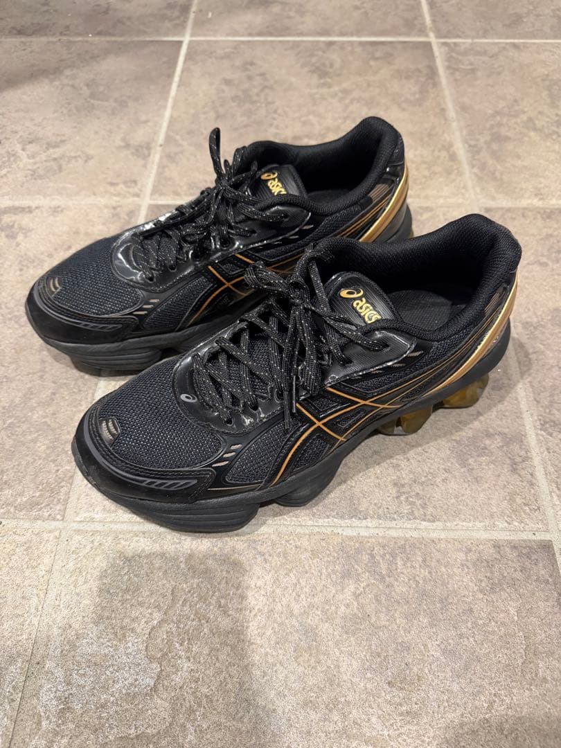 靴 ASICS GEL KINETIC FLUENT