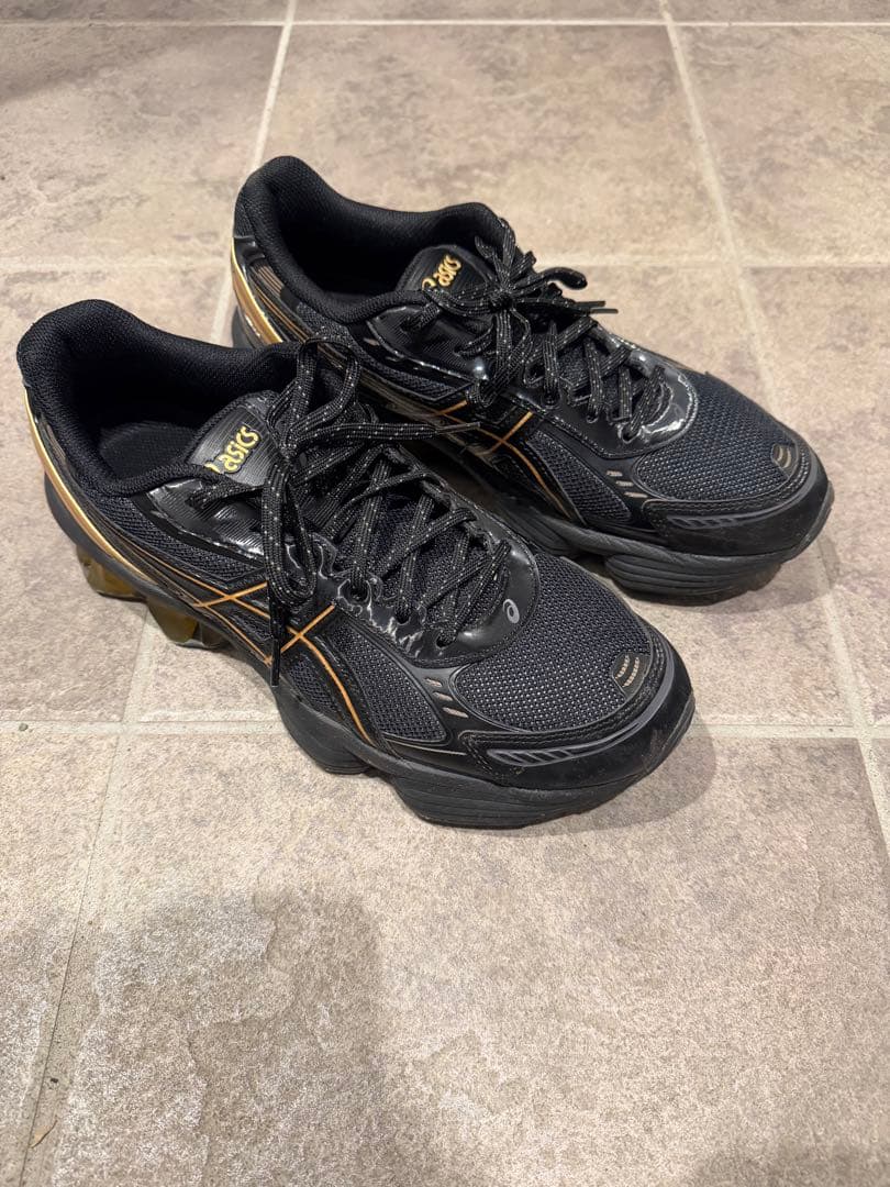 靴 ASICS GEL KINETIC FLUENT