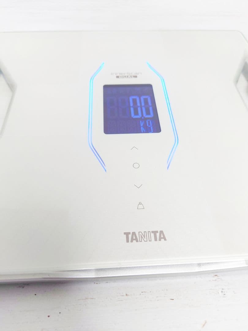 【美品】 23年製 タニタ 体組成計 日本製 ホワイト RD-912 WH