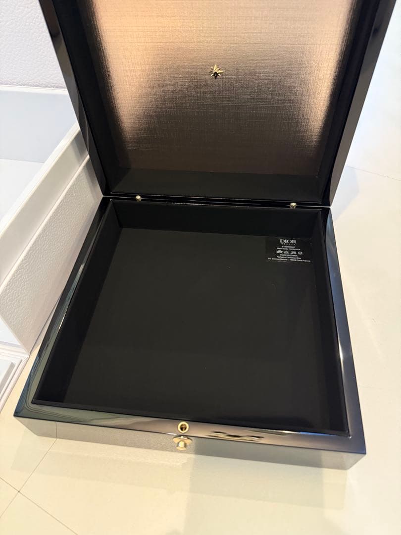 クリスチャンディオール　プレステージVIP顧客限定品　高級ケース