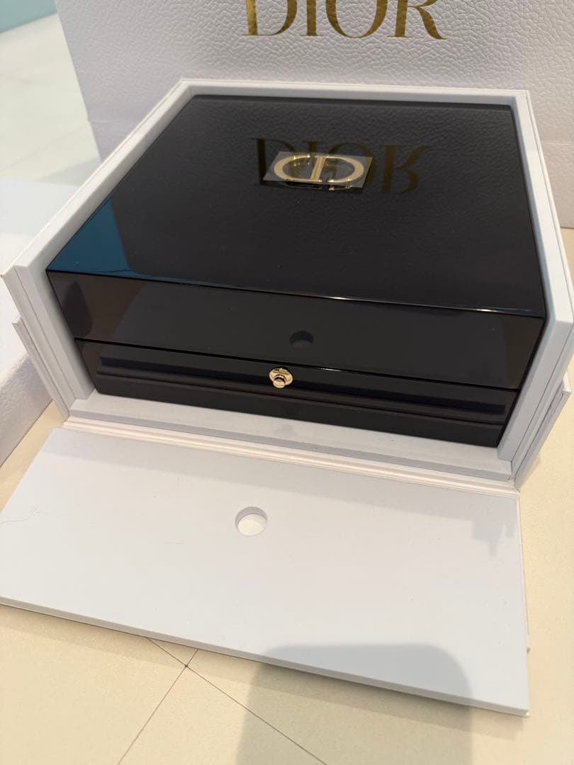 クリスチャンディオール　プレステージVIP顧客限定品　高級ケース
